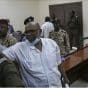 محامي البشير: السلطات العسكرية وافقت مبدئيًا على سفره للعلاج خارج السودان