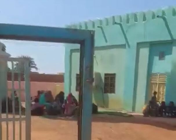 النازحين من تمبول وصلوا الى مدينة رفاعة وتم استقبالهم في المباني العامة في 22 اكتوبر 2024