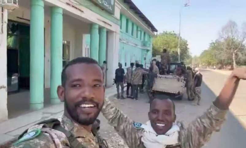 Sudanese soldiers outside Wad Madani muncipality on Jan 11, 2025