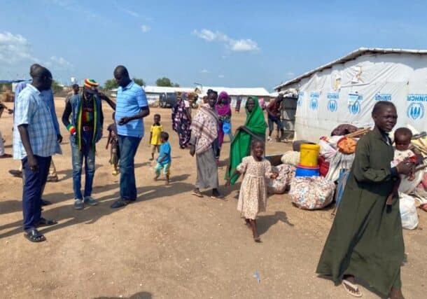 لاجئات من جنوب السودان في الرنك بعد صولهن في 11 اكتوبر 2025